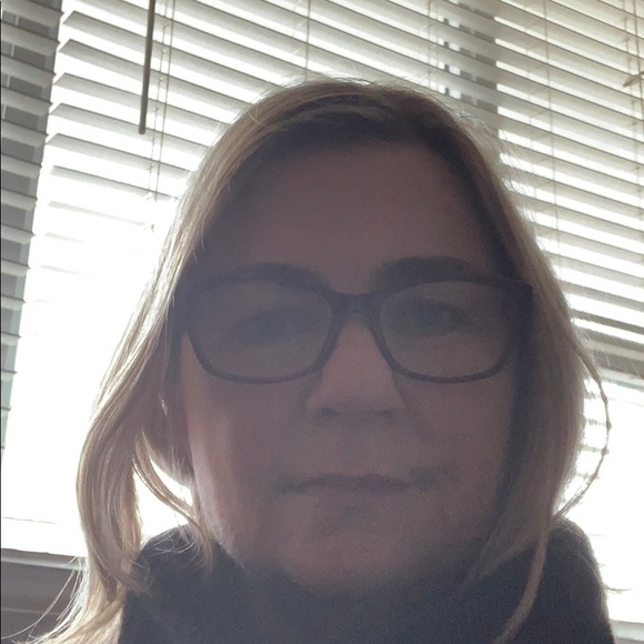 Meet your Posher, Lisa - Picture 1 of 1